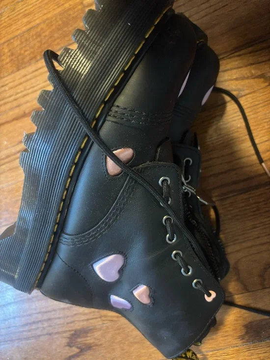 Dr. Martens women sinclair leather heart platform ankle boots - Picture 5 of 6